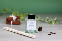 Load image into Gallery viewer, Reed Diffuser (Winter Scent)