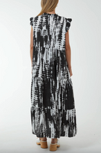 Load image into Gallery viewer, Frill Sleeve Tiered Dress (Black)