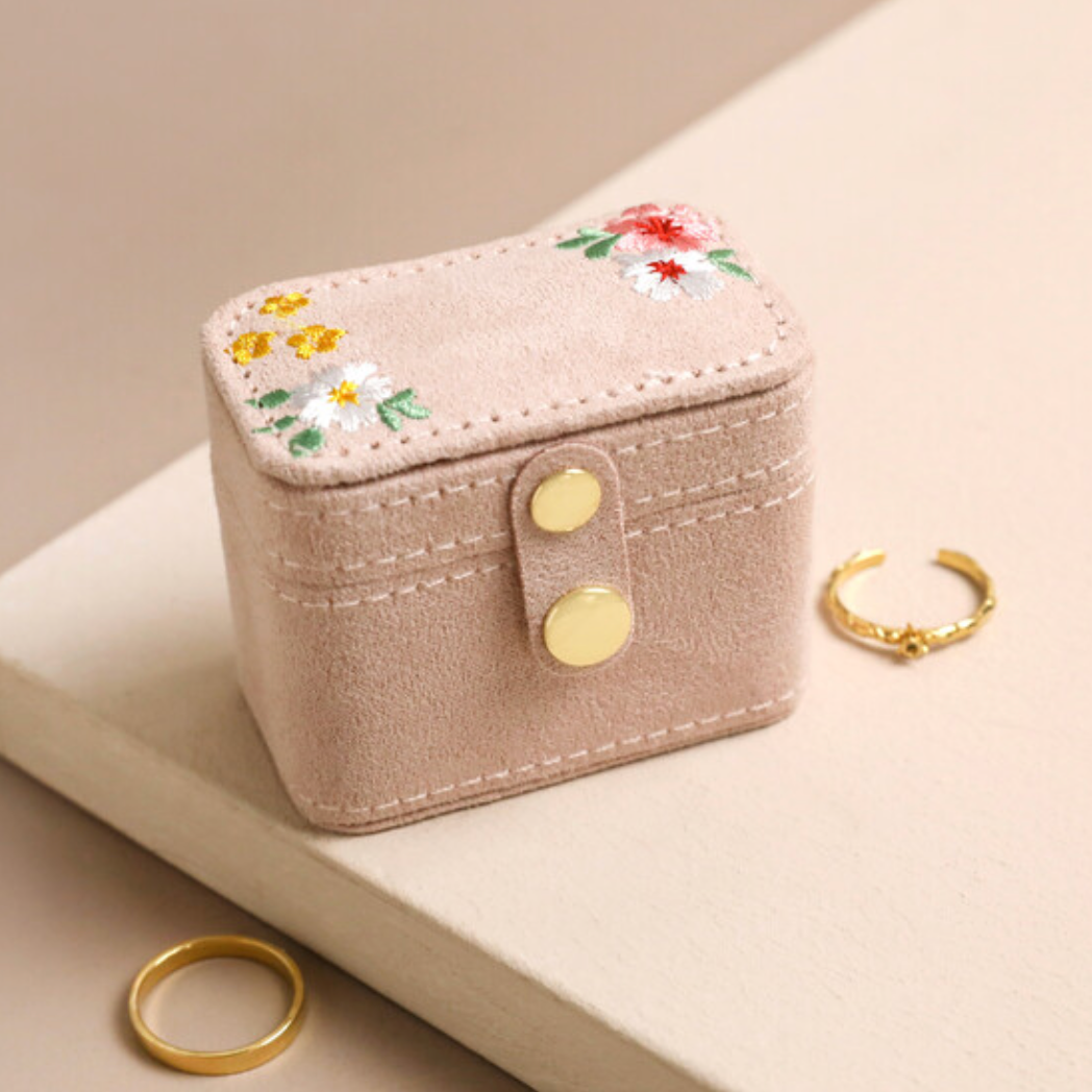 Embroidered Flowers Ring Box