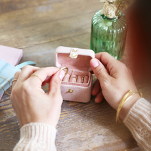 Load image into Gallery viewer, Embroidered Flowers Ring Box