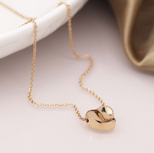 Load image into Gallery viewer, Gold Wavy Heart Necklace