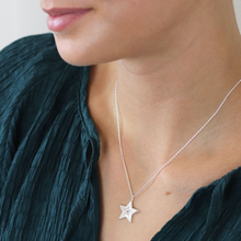 Load image into Gallery viewer, Shell Star Necklace