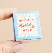 Load image into Gallery viewer, Tiny Matchbox (Ceramic Cupcake)
