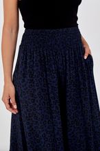 Load image into Gallery viewer, Leopard Print Ruched Waist Wide Leg Trousers (Navy)